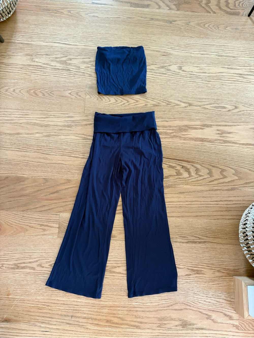Aerie navy set - Picture 2 of 5